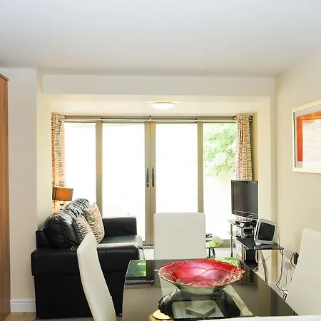 Your Cotham Lawn Appartement *
