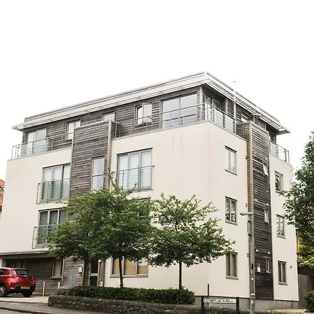 Your Cotham Lawn Апартаменты