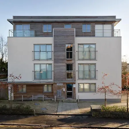 Your Cotham Lawn Апартаменты Бристоль