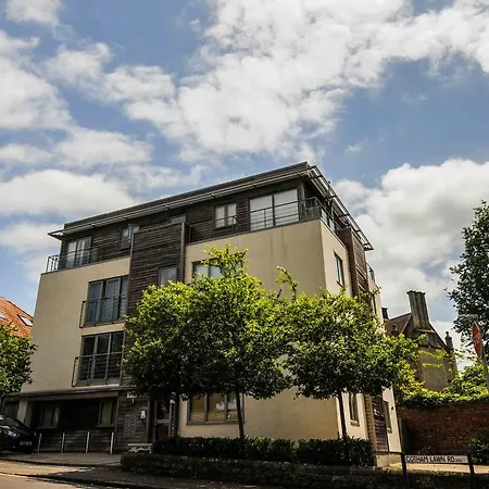 Apartman Your Cotham Lawn *